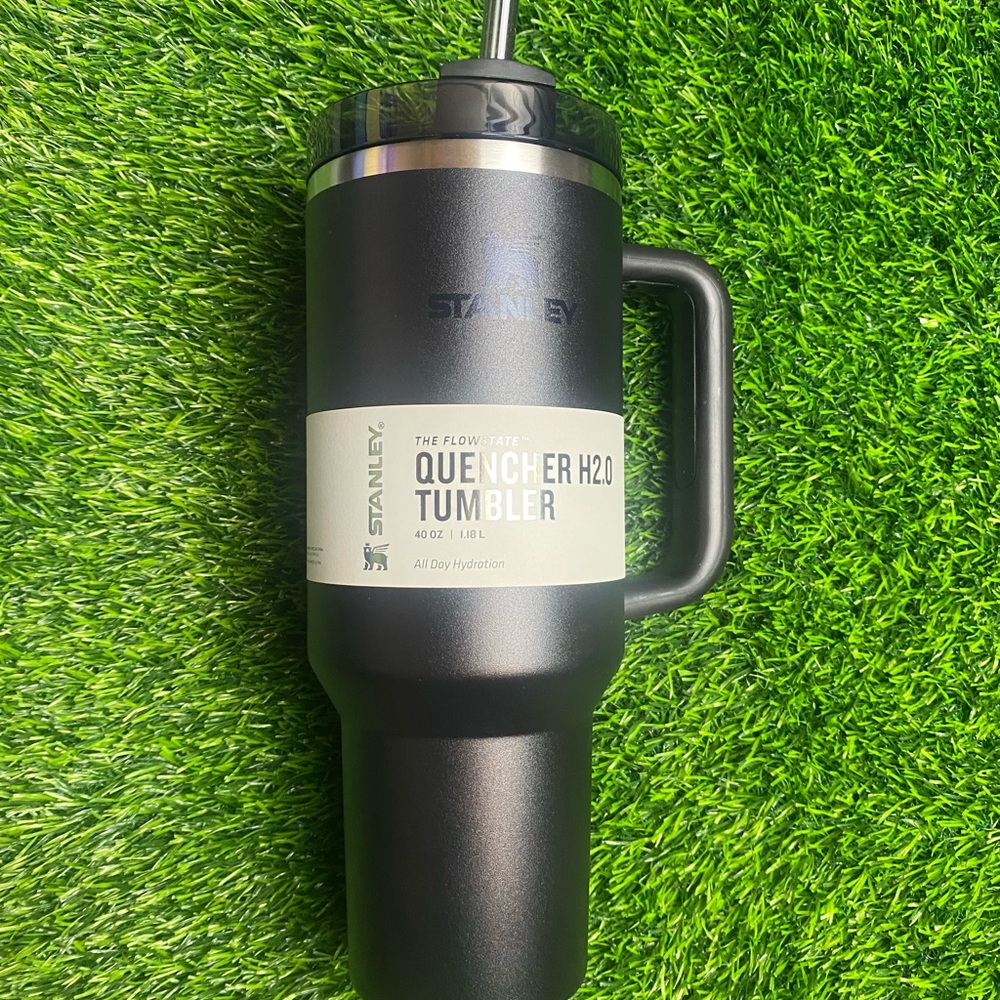 Stanley Tumbler 40oz Black out 2.0